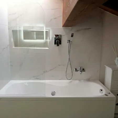 Casale Monte Valestra Bed & Breakfast Bebbio Exterior photo