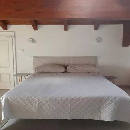 Casale Monte Valestra Bed & Breakfast Bebbio Room photo