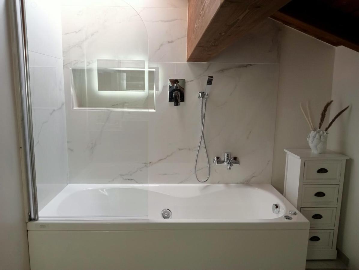 Bed & Breakfast Casale Monte Valestra *